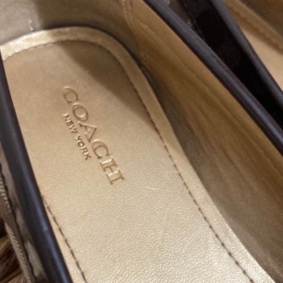 “FLYNN” Coach Signature Canvas Loafers in Khaki and Chestnut! 💥 - Picture 9 of 15